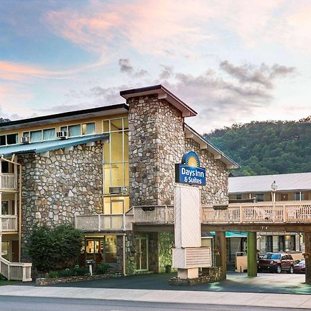 Days Inn & Suites By Wyndham Downtown Gatlinburg Parkway Екстериор снимка