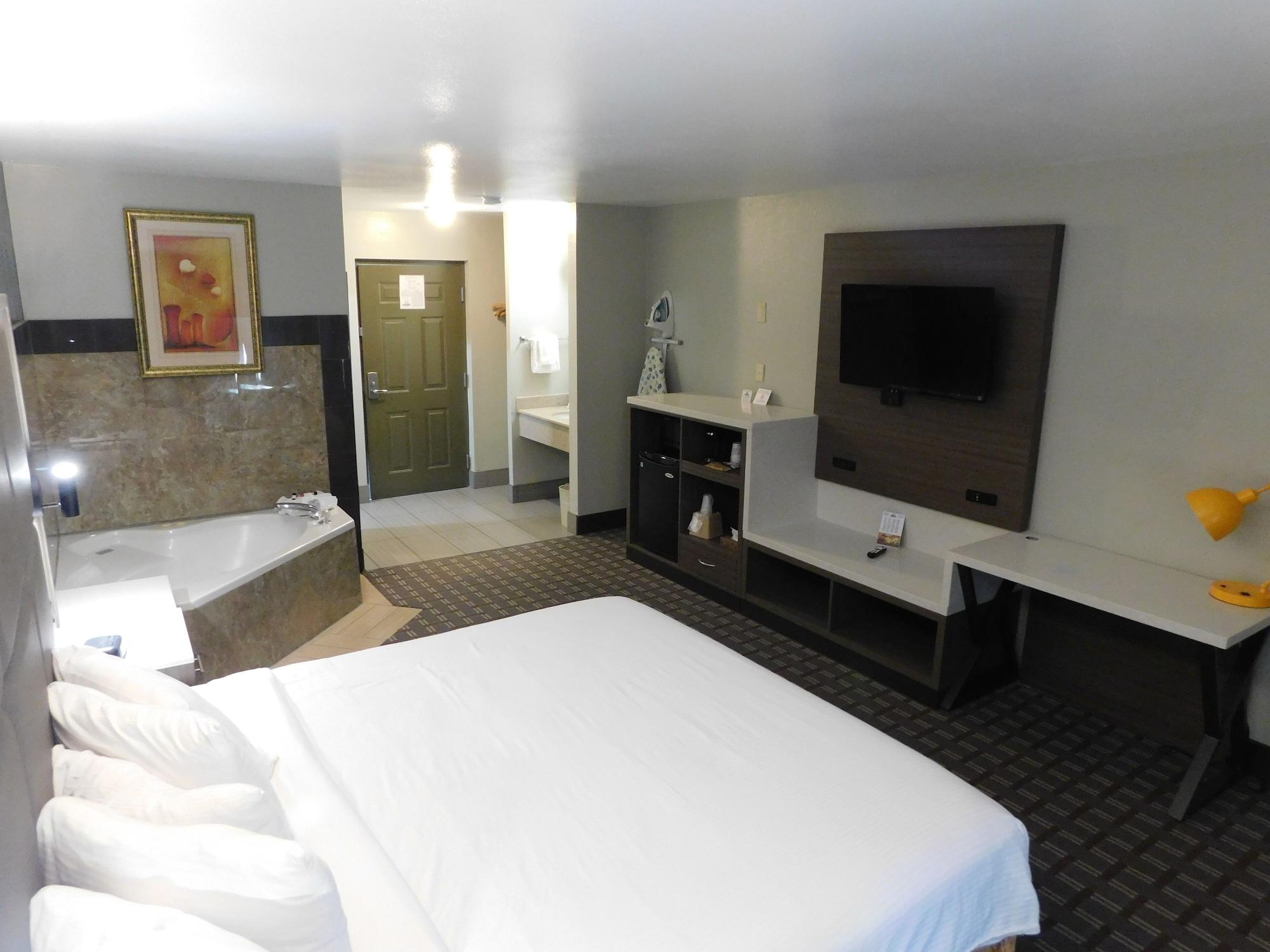 Days Inn & Suites By Wyndham Downtown Gatlinburg Parkway Екстериор снимка