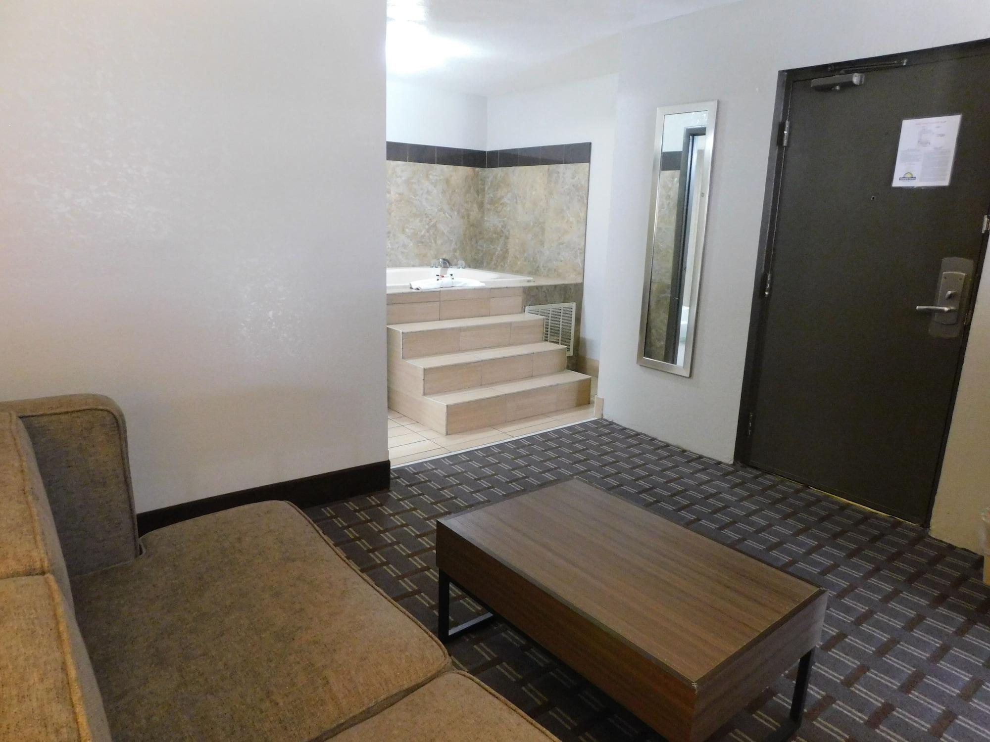 Days Inn & Suites By Wyndham Downtown Gatlinburg Parkway Екстериор снимка
