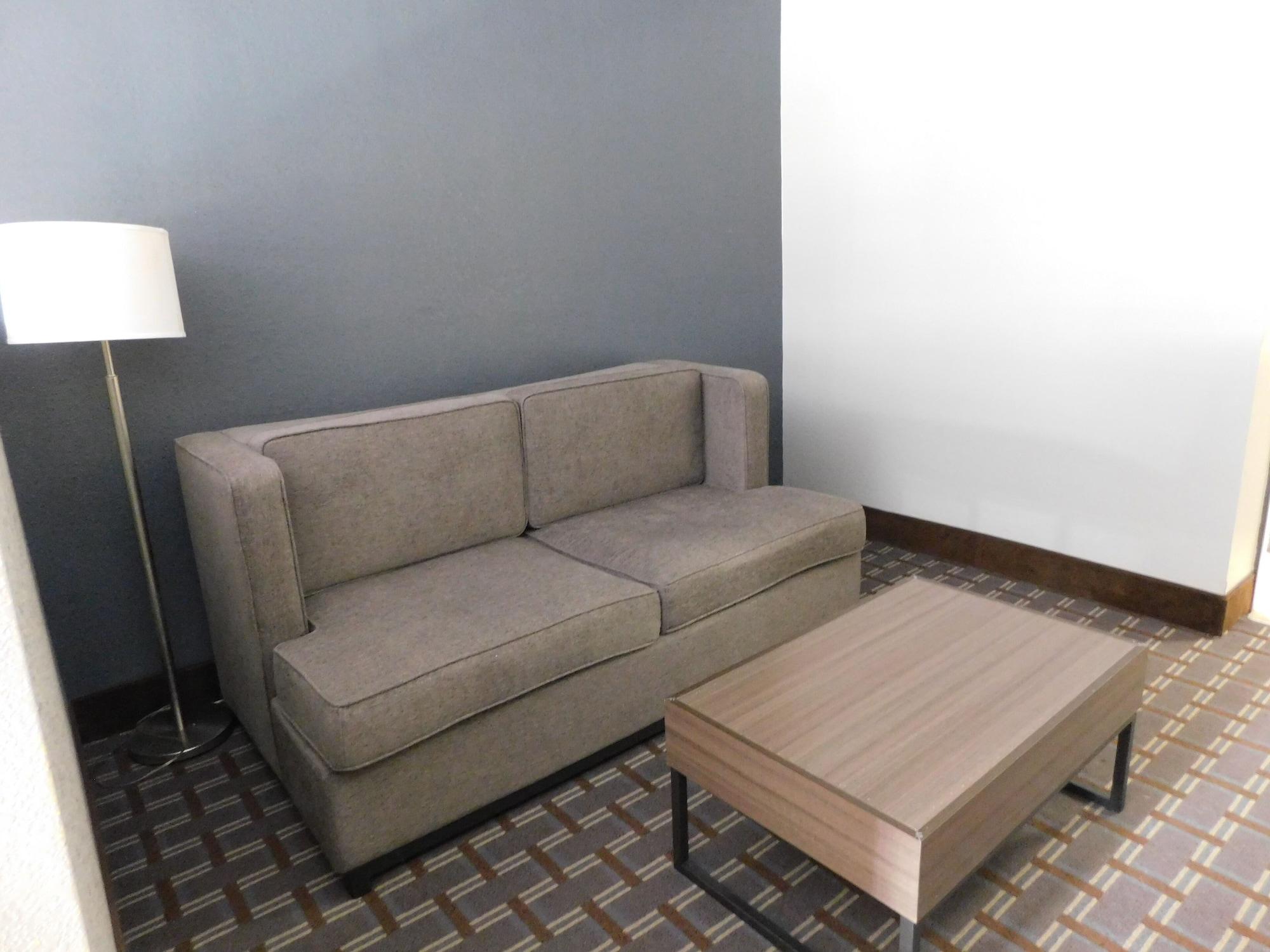 Days Inn & Suites By Wyndham Downtown Gatlinburg Parkway Екстериор снимка