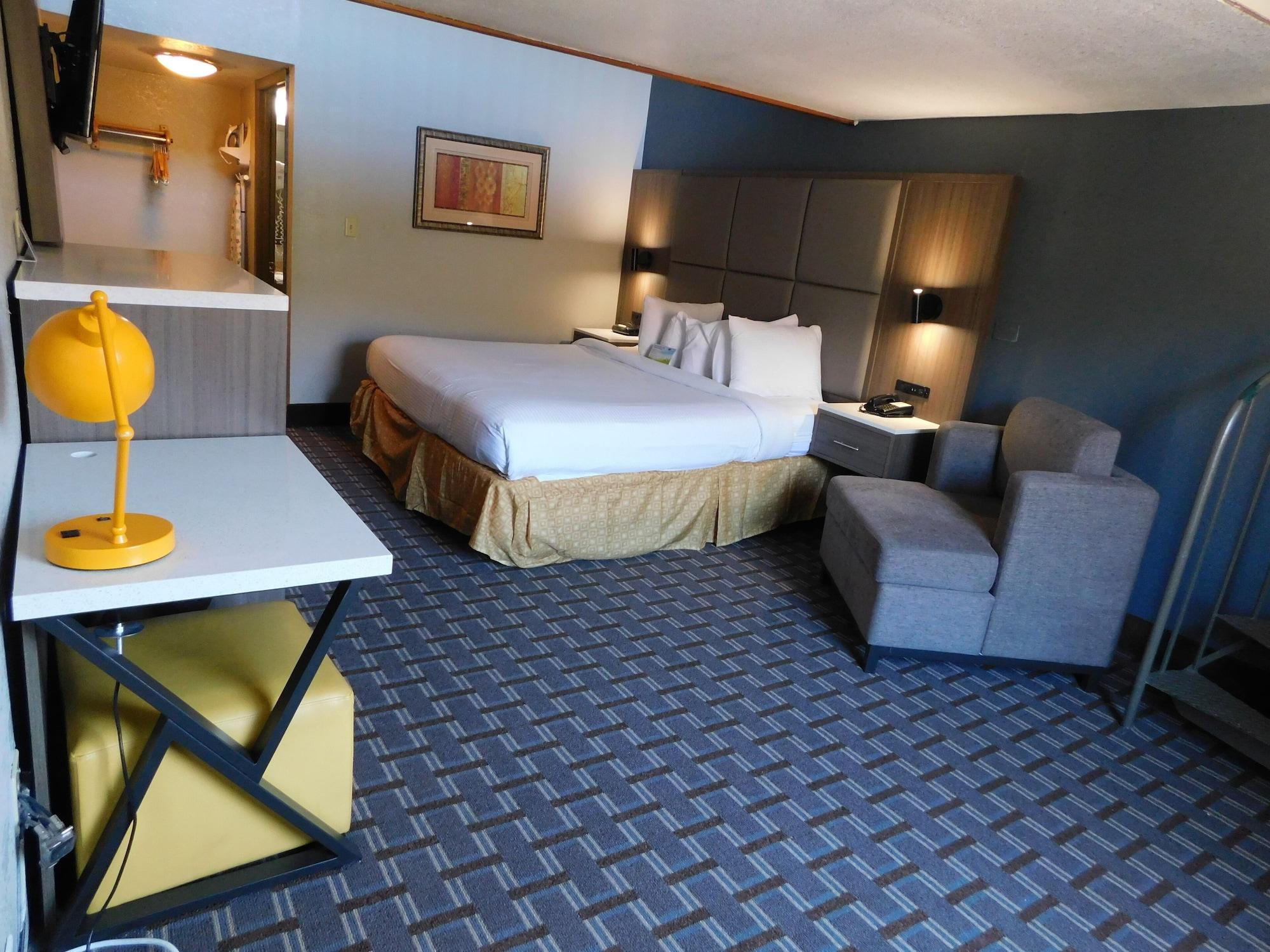 Days Inn & Suites By Wyndham Downtown Gatlinburg Parkway Екстериор снимка