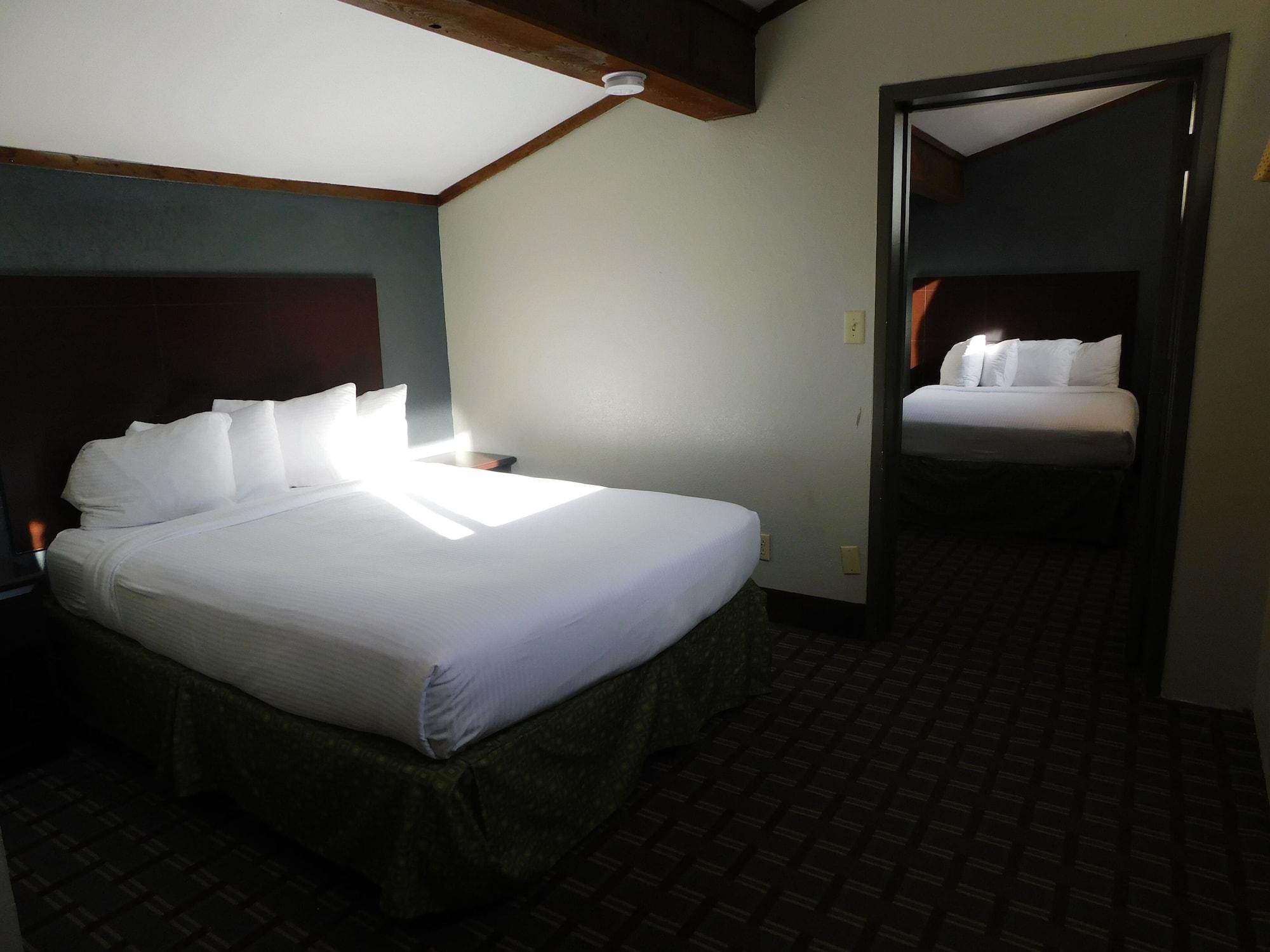 Days Inn & Suites By Wyndham Downtown Gatlinburg Parkway Екстериор снимка