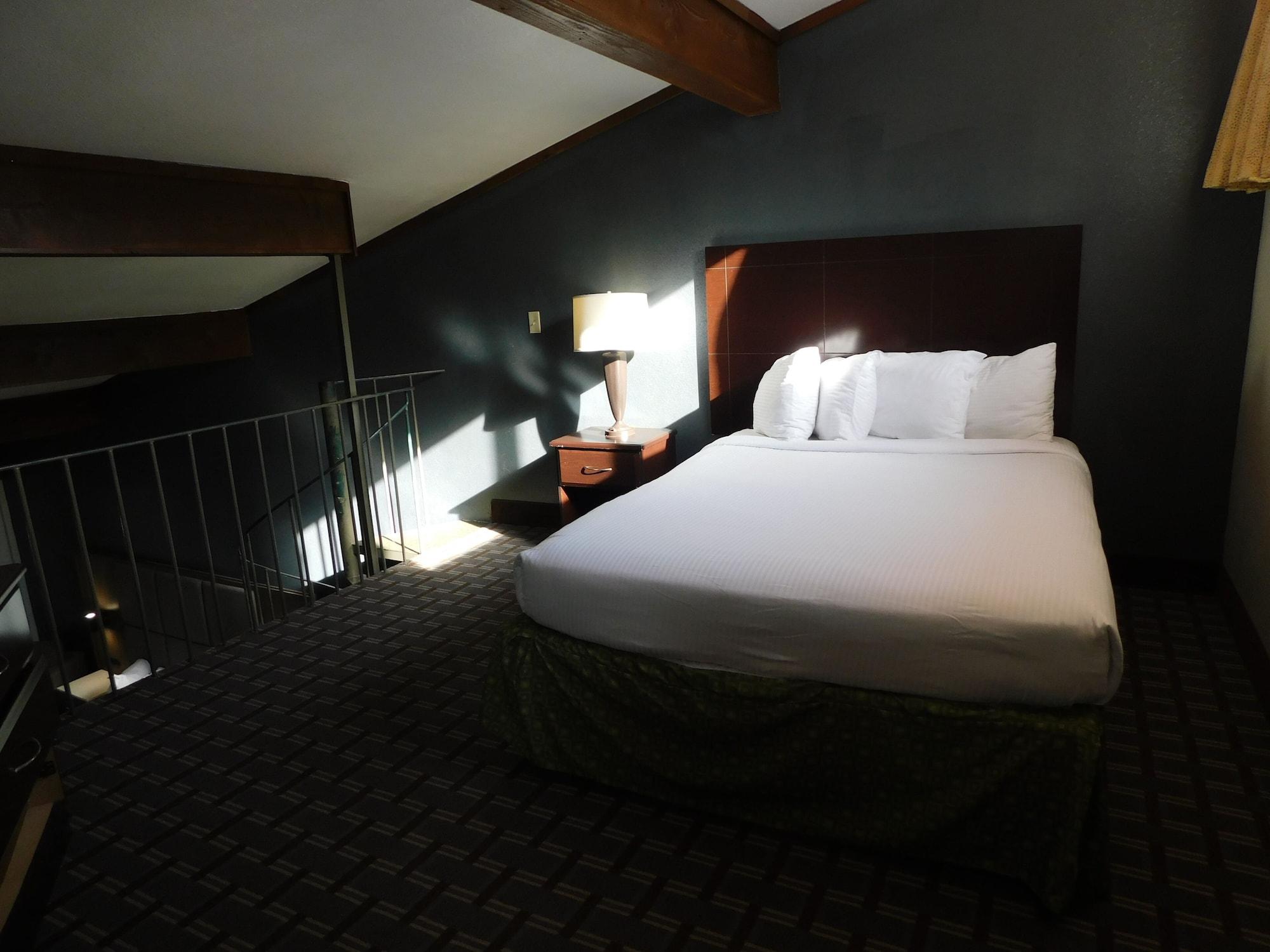 Days Inn & Suites By Wyndham Downtown Gatlinburg Parkway Екстериор снимка