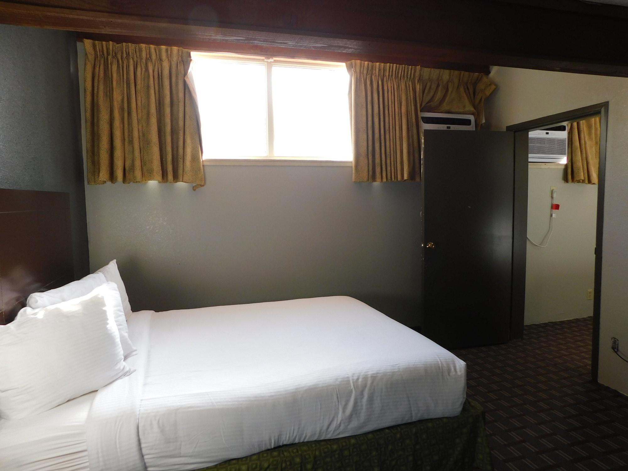 Days Inn & Suites By Wyndham Downtown Gatlinburg Parkway Екстериор снимка