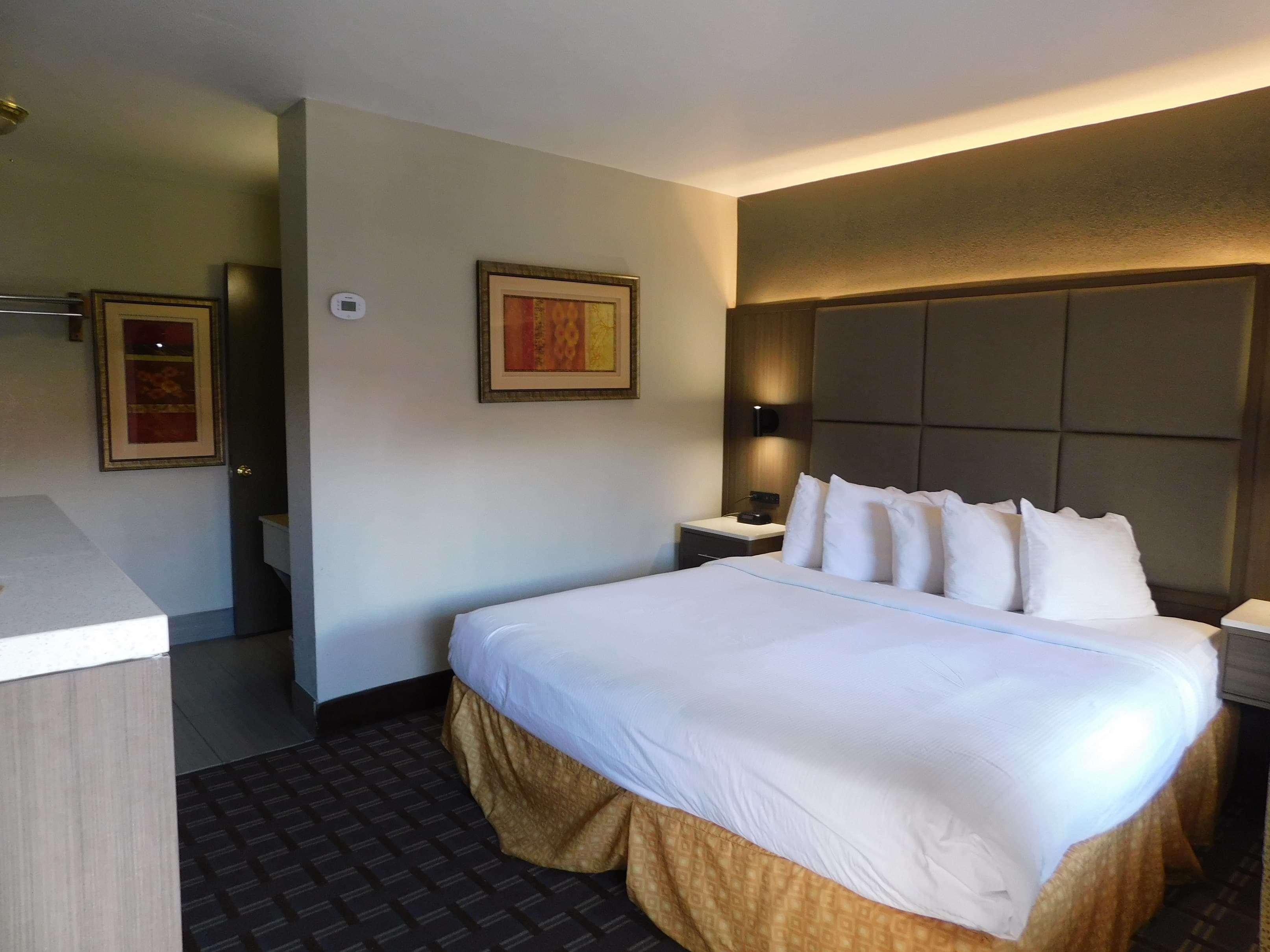 Days Inn & Suites By Wyndham Downtown Gatlinburg Parkway Екстериор снимка