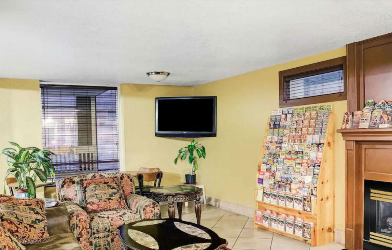Days Inn & Suites By Wyndham Downtown Gatlinburg Parkway Екстериор снимка